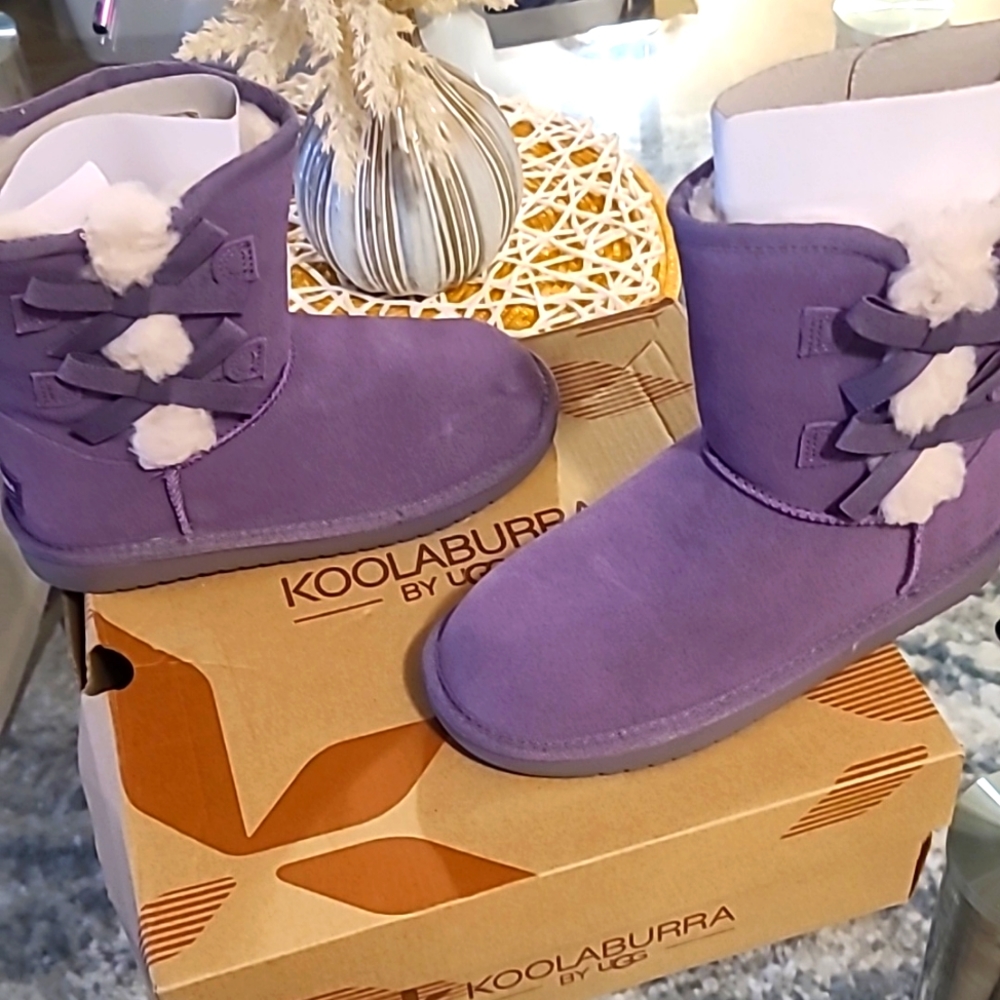 Girls KOOLABURRA BY UGGS BOOTS.
